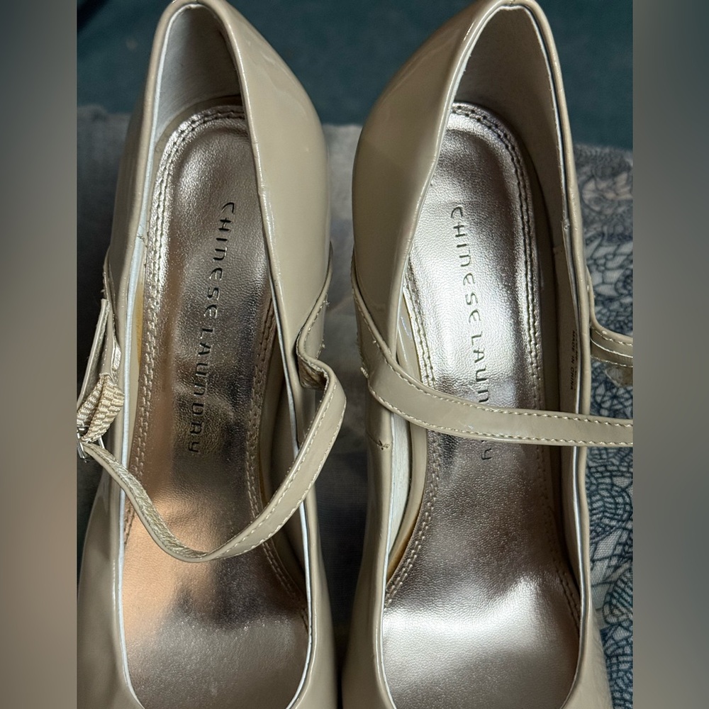 Patent Leather Chinese Laundry heels.  *Like new!!**  F*ck me pumps!!! - Picture 6 of 14